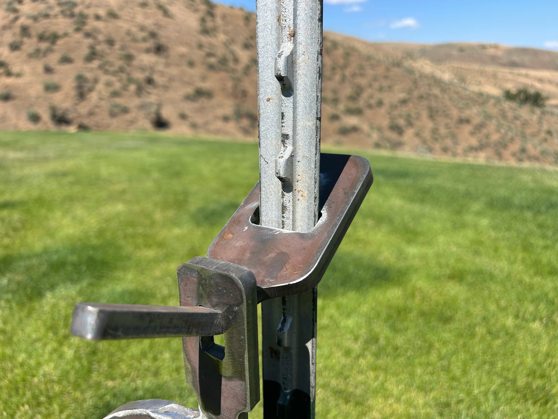 Freedom T-Post Hanger Target
